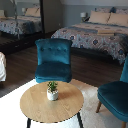 Familiale Proche Mont St Michel Bed and breakfast 3*